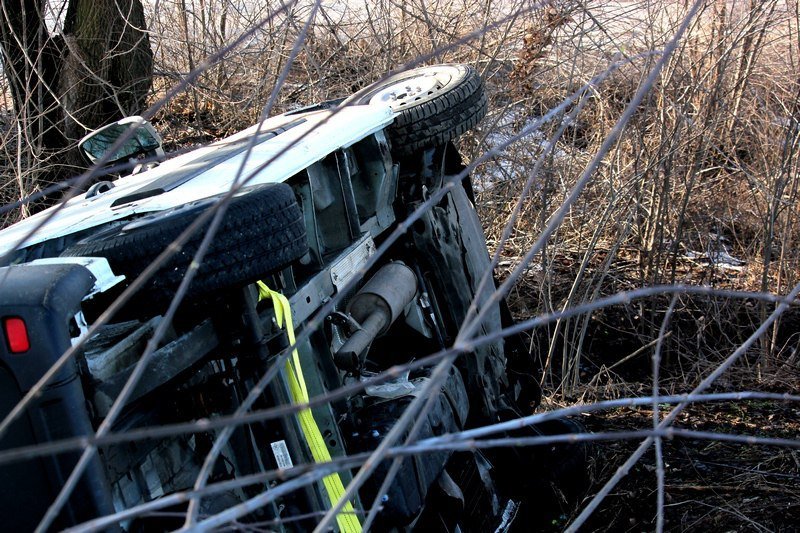 Неудачное утро: на Игрени микроавтобус слетел в кювет и перевернулся (ФОТО) 7