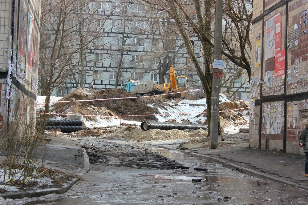 Дело "труба": как на Тополе люди утопают в грязи (ФОТО) 16