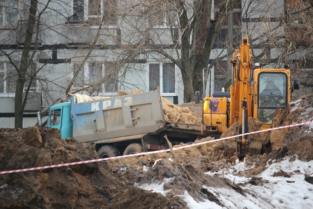 Дело "труба": как на Тополе люди утопают в грязи (ФОТО) 17