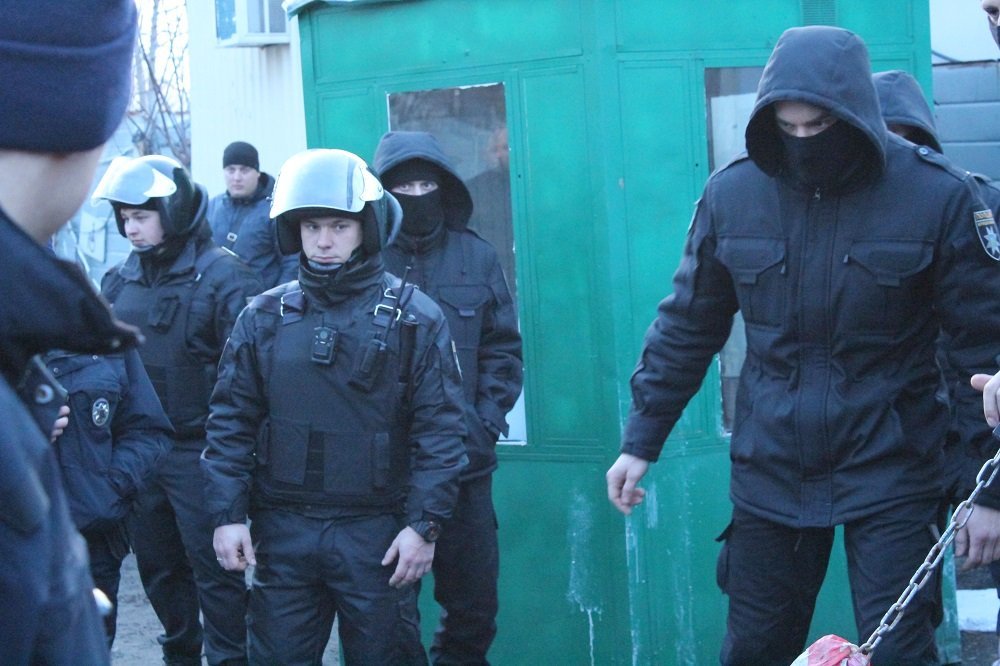 Треш, полиция и люди в масках: что происходило на проспекте Мира (ФОТО, ВИДЕО) 3