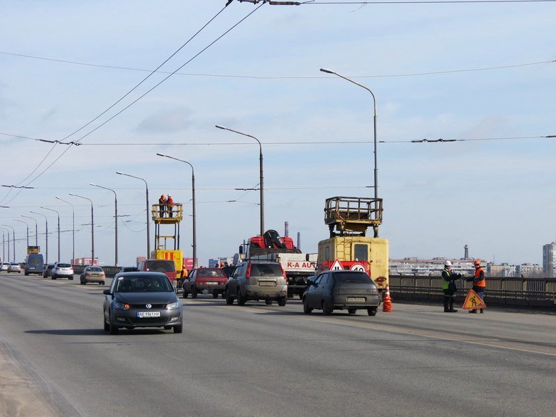 Первые шаги: в Днепре на Новом мосту начались ремонтные работы (ФОТО) 2
