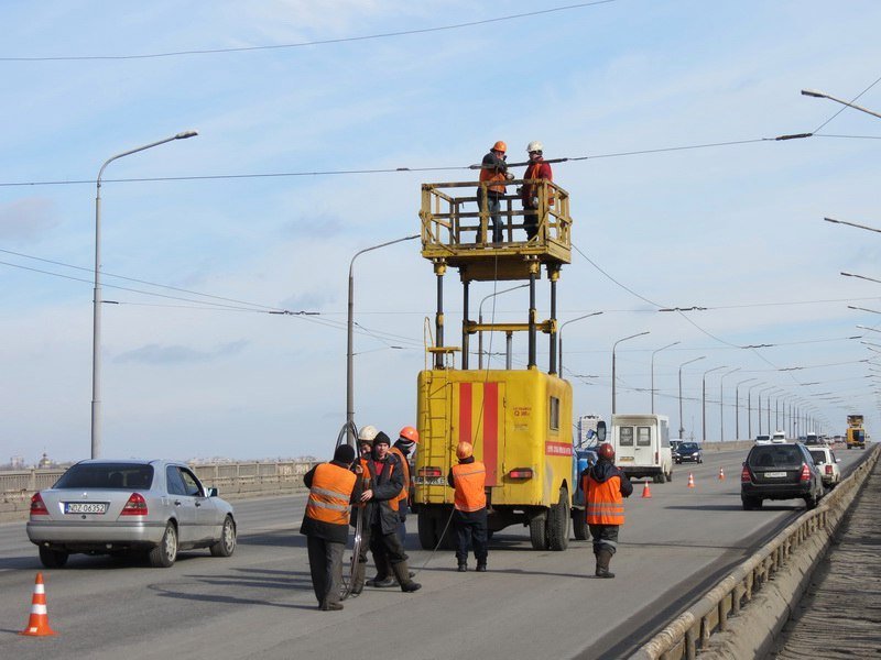 Первые шаги: в Днепре на Новом мосту начались ремонтные работы (ФОТО) 4