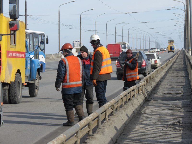 Первые шаги: в Днепре на Новом мосту начались ремонтные работы (ФОТО) 7