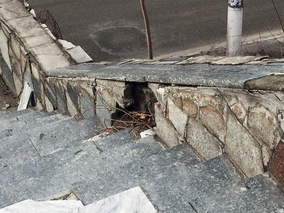 Разбитая голова и потеря памяти: из-за аварийной лестницы в планетарии Днепра сильно пострадала женщина (ФОТО) 6