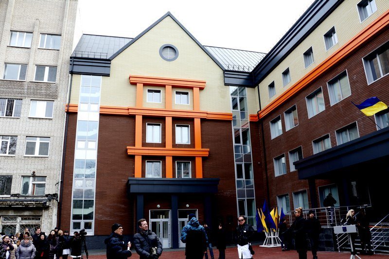 Больницы и строительство метрополитена: что делал Петр Порошенко в Днепре 1