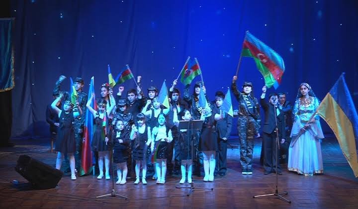 В Днепре почтили память погибших во время Ходжалинской резни в Азербайджане 2