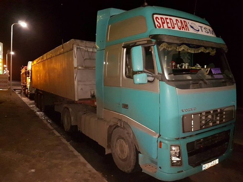 Львовский мусор возвращается: под Днепром задержали 11 фур с отходами 3