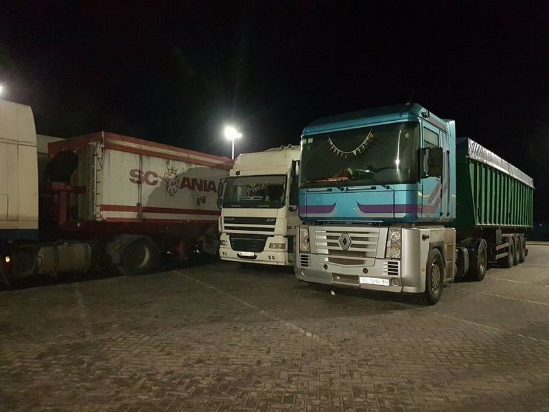 Львовский мусор возвращается: под Днепром задержали 11 фур с отходами 7