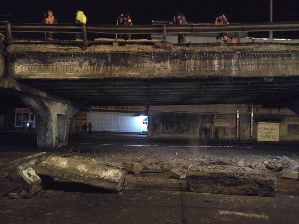 Наш мост тоже "устал" от времени: Филатов прокомментировал обвал Шулявского моста в Киеве 6