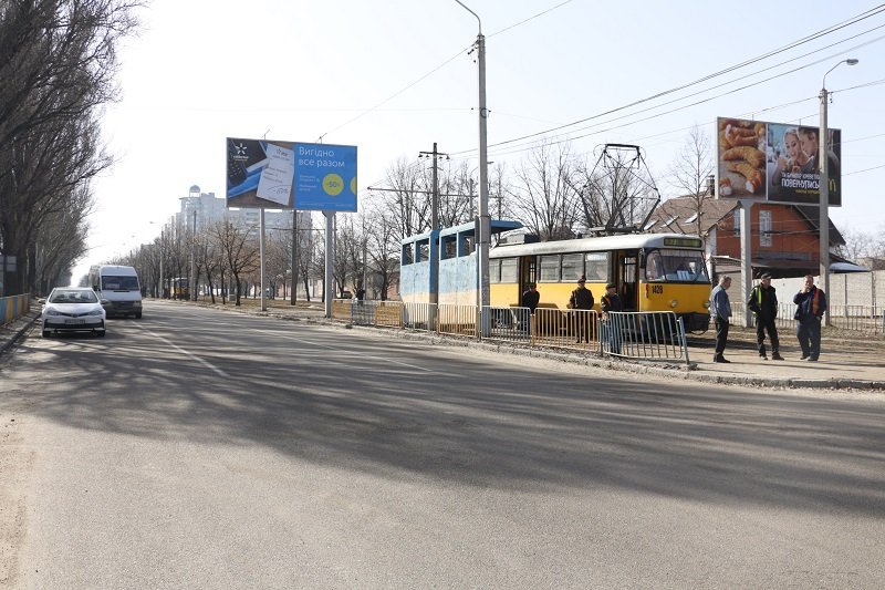 На Рабочей перевернулась Газель: движение трамваев заблокировано 5