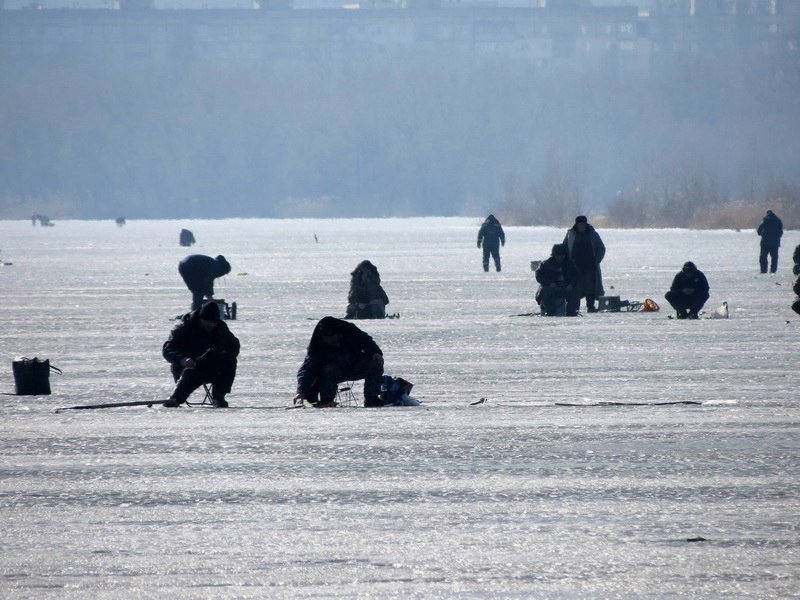 Упрямые рыбаки и настойчивые спасатели: как прошел рейд МЧСников по Днепру 3