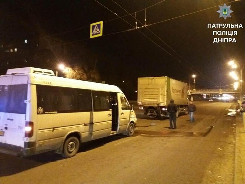 В Днепре произошло ДТП с участием маршрутки 1
