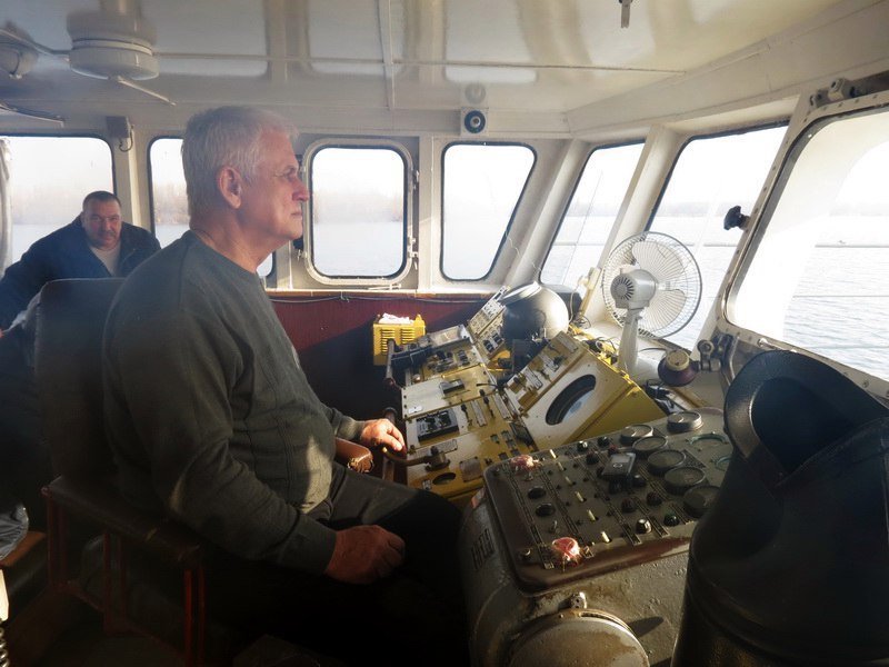 Спасение от наводнения: на Днепре провели ледокольные работы 4