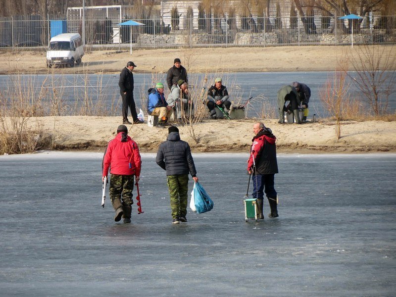 Спасение от наводнения: на Днепре провели ледокольные работы 10
