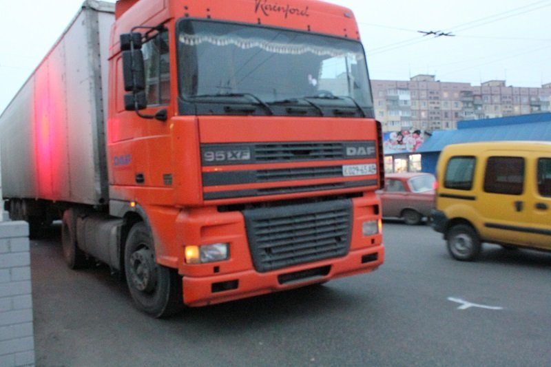 ДТП на Березинской: столкнулись фура и Honda 1