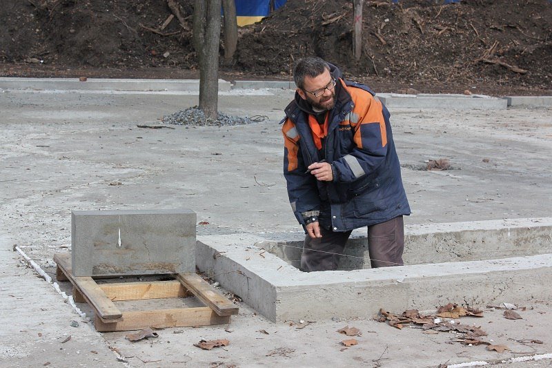 В Днепре реставрируют Аллею героев АТО: как проходят строительные работы 9