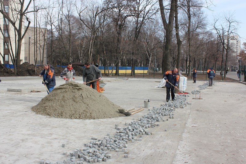 В Днепре реставрируют Аллею героев АТО: как проходят строительные работы 10