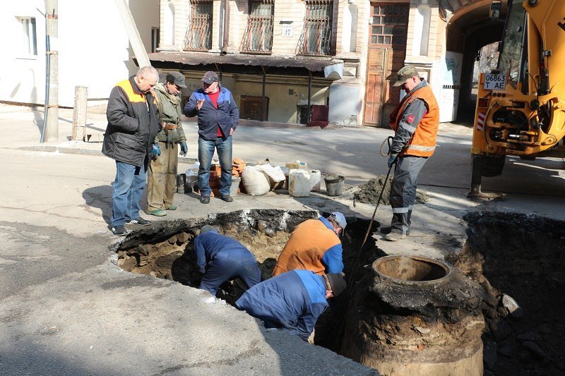 В центре Днепра в результате ремонтных работ перекрыта улица 2