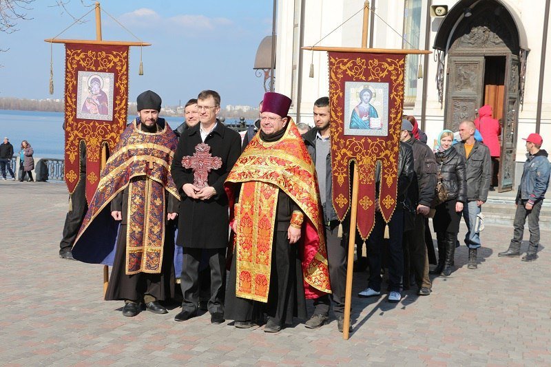 В Днепре прошел Крестный ход за здоровый образ жизни 1