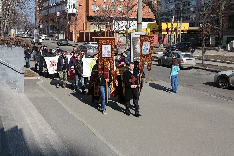 В Днепре прошел Крестный ход за здоровый образ жизни 4
