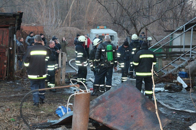 В Днепре, недалеко от бизнес-центра "Куб", горел жилой дом 18