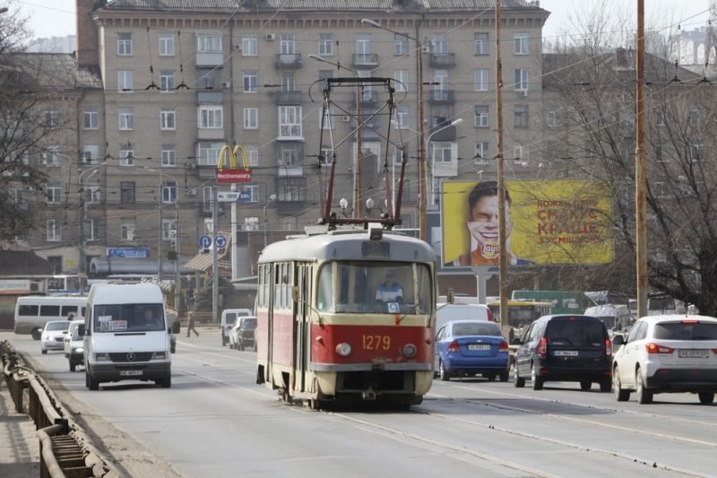 В Днепре перекрыли Новый мост: смотрите, насколько загружен Старый мост 1