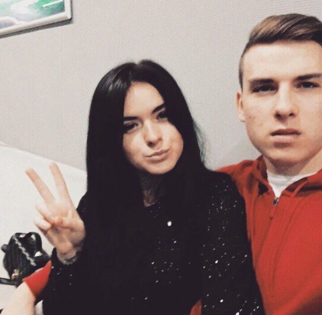 Девушки футболистов «Днепра»: смотрите, кто вдохновляет наших игроков 3