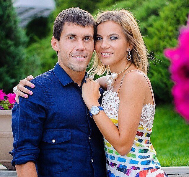 Девушки футболистов «Днепра»: смотрите, кто вдохновляет наших игроков 8