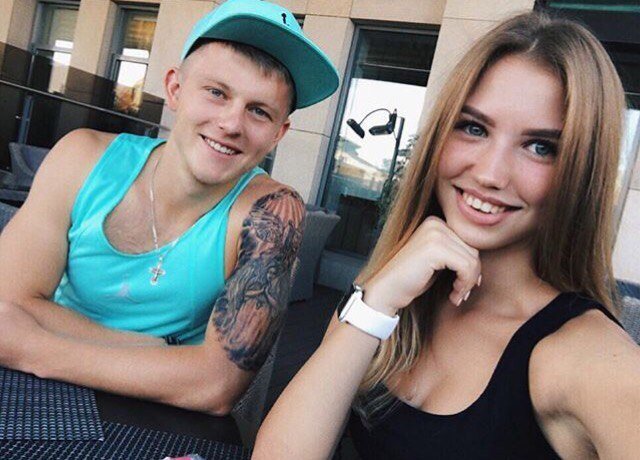 Девушки футболистов «Днепра»: смотрите, кто вдохновляет наших игроков 16