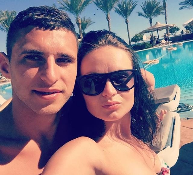 Девушки футболистов «Днепра»: смотрите, кто вдохновляет наших игроков 21