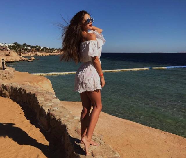 Девушки футболистов «Днепра»: смотрите, кто вдохновляет наших игроков 23