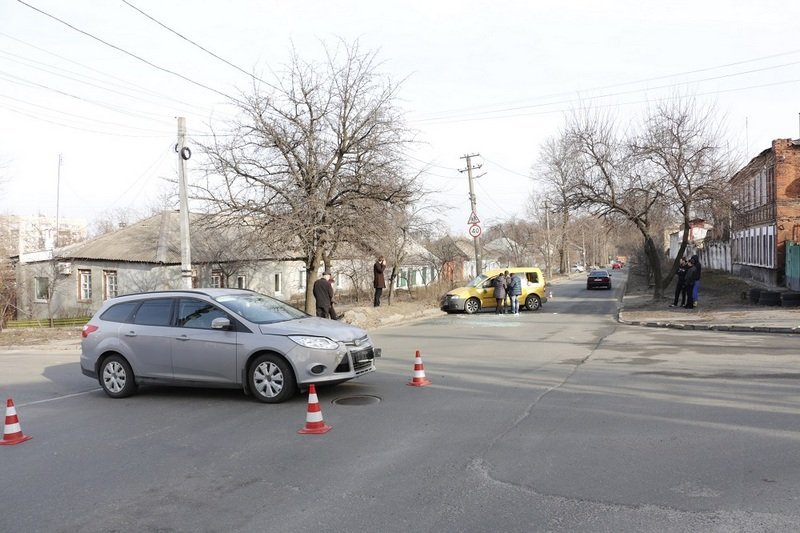 В Днепре, по невнимательности водителей произошло два ДТП 6