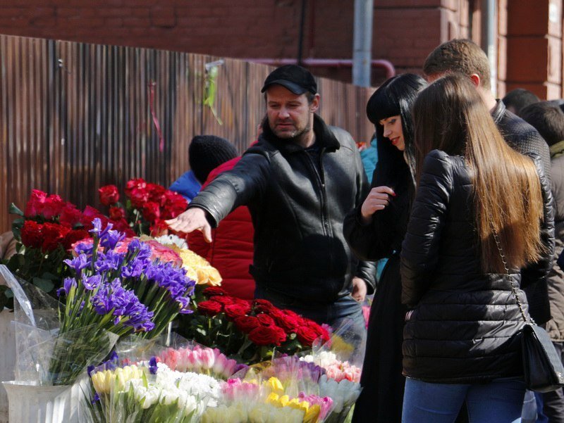 Сколько стоит порадовать девушку: цены на цветы в преддверии 8 марта 13