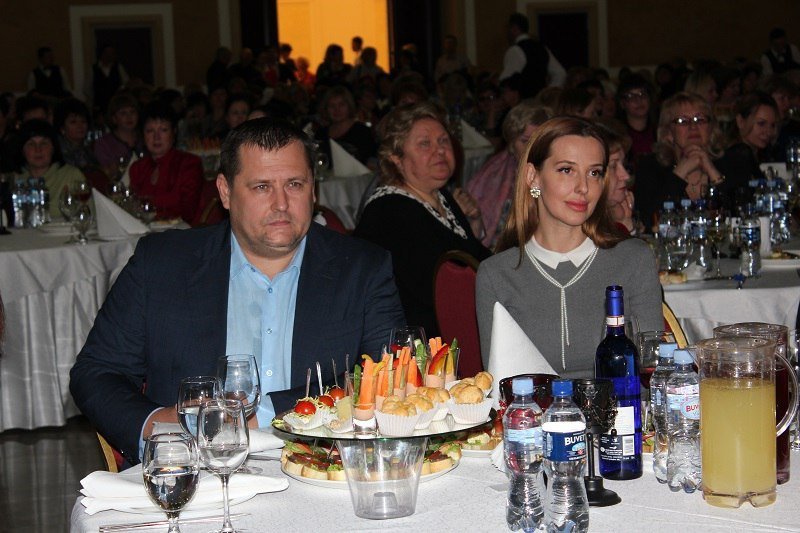 Вино, канапе и музыка: как в Днепре поздравляли женщин с 8 марта 4