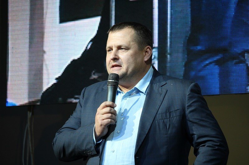 Вино, канапе и музыка: как в Днепре поздравляли женщин с 8 марта 7