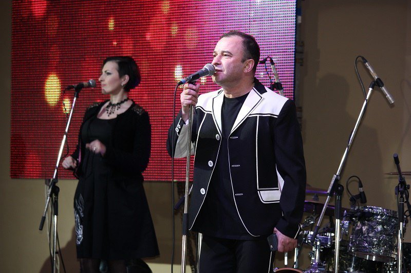 Вино, канапе и музыка: как в Днепре поздравляли женщин с 8 марта 14