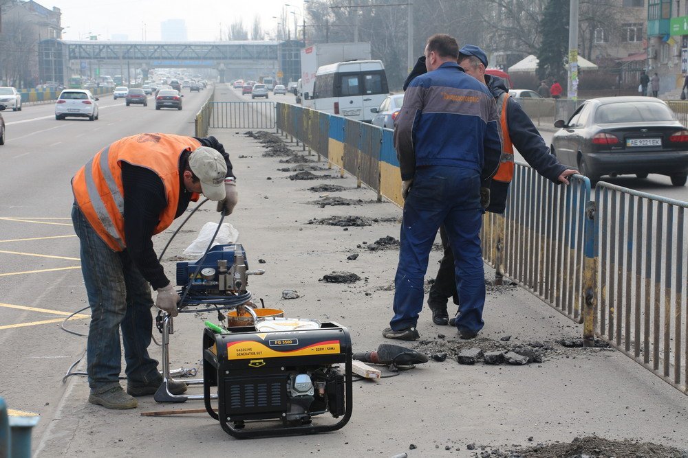 Снова открывают смертельный переход в начале Слобожанского: проспект готовят к закрытию моста 7