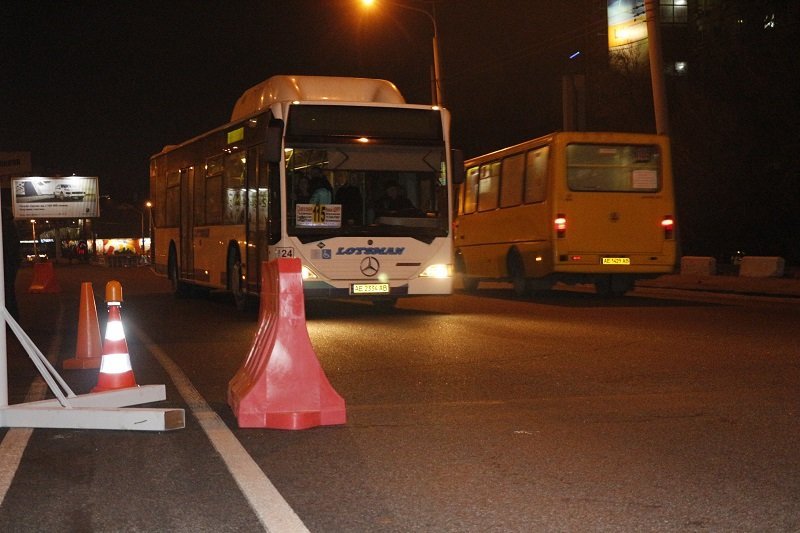 В Днепре снова перекрыли Новый мост 8