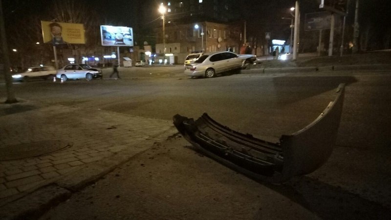 ДТП на Поля: Nissan Maxima влетел в Daewoo Lanos 2