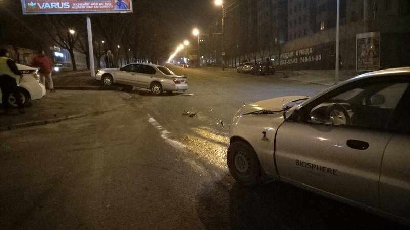 ДТП на Поля: Nissan Maxima влетел в Daewoo Lanos 4