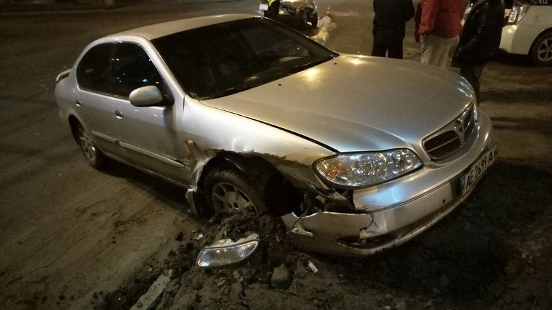ДТП на Поля: Nissan Maxima влетел в Daewoo Lanos 5