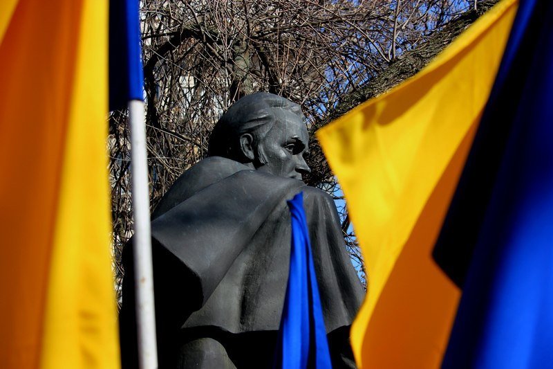 В Днепре отметили годовщину со дня рождения Тараса Шевченко 16