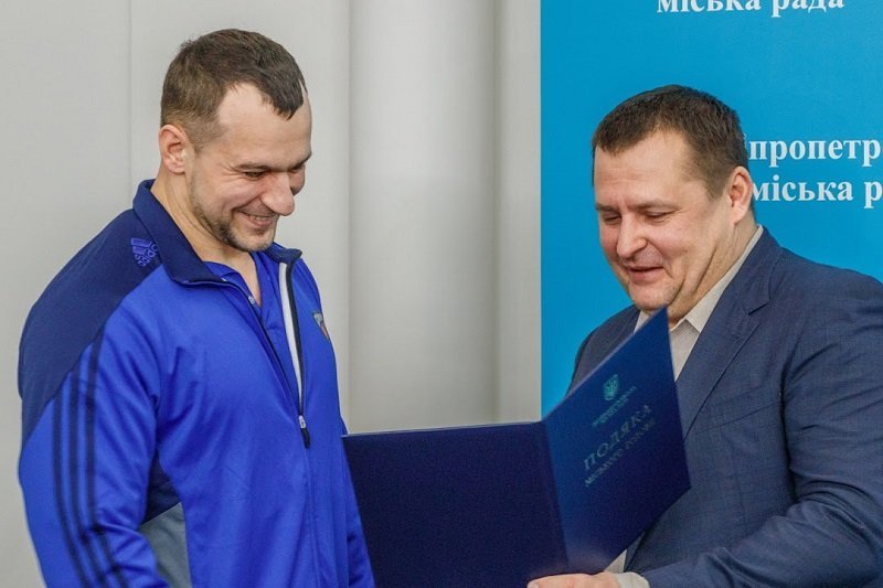 Борис Филатов поздравил игроков баскетбольного клуба "Днепр" с получением Кубка Украины 4