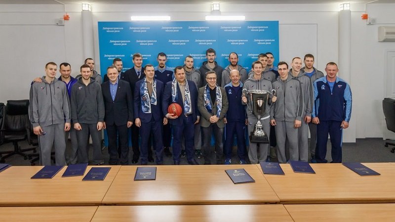 Борис Филатов поздравил игроков баскетбольного клуба "Днепр" с получением Кубка Украины 6