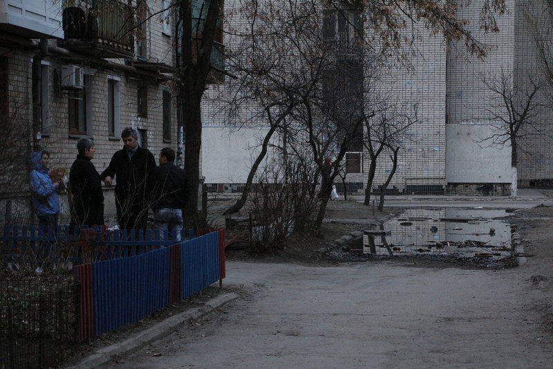 Второй всемирный потоп и бюрократия: двор на Северном регулярно заливает нечистотами 9