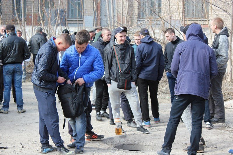 В Днепре митинговали под недостроенной многоэтажкой 7