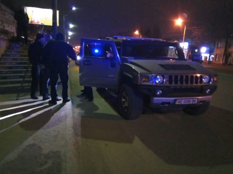 Ночная погоня: в Днепре задержали пьяного мужчину на Hummer 1