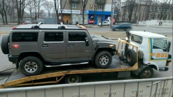 Ночная погоня: в Днепре задержали пьяного мужчину на Hummer 3
