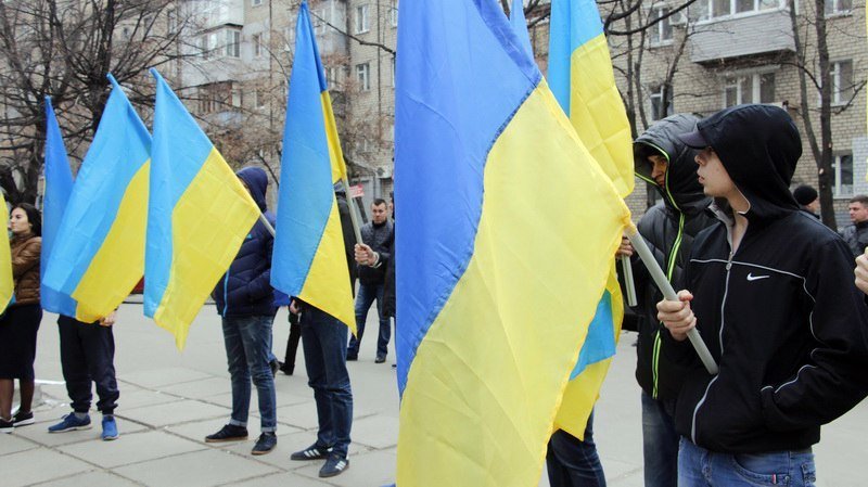 Митинг под Сбербанком России в Днепре: заварушки и цементирование входа активистами 2