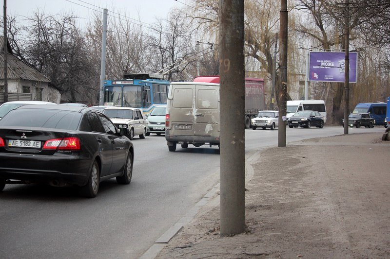 В Днепре столкнулись фура и Газель: образовалась большая пробка 3